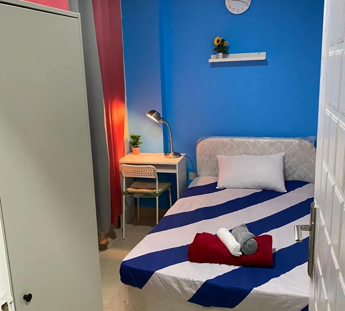 Homestay Nicest Partition Room In Barsha Heights Near Internet City Metro Dubai